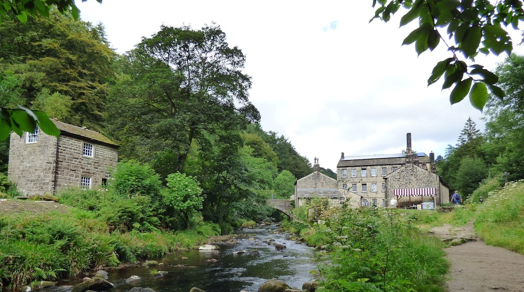Self sufficient and eco friendly old Textile Mill that houses a nice little cafe and National Trust shop. A pleasant stop off if you are walking in the Hardcastle Crags area.