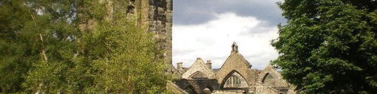 St Thomas a Becket & St Thomas the Apostle Church, Graveyard