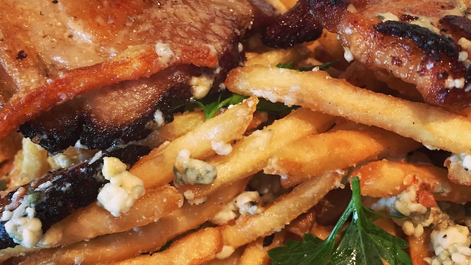 Great place to get your pork belly and truffle shoestring fries with blue cheese fix!
#foodie