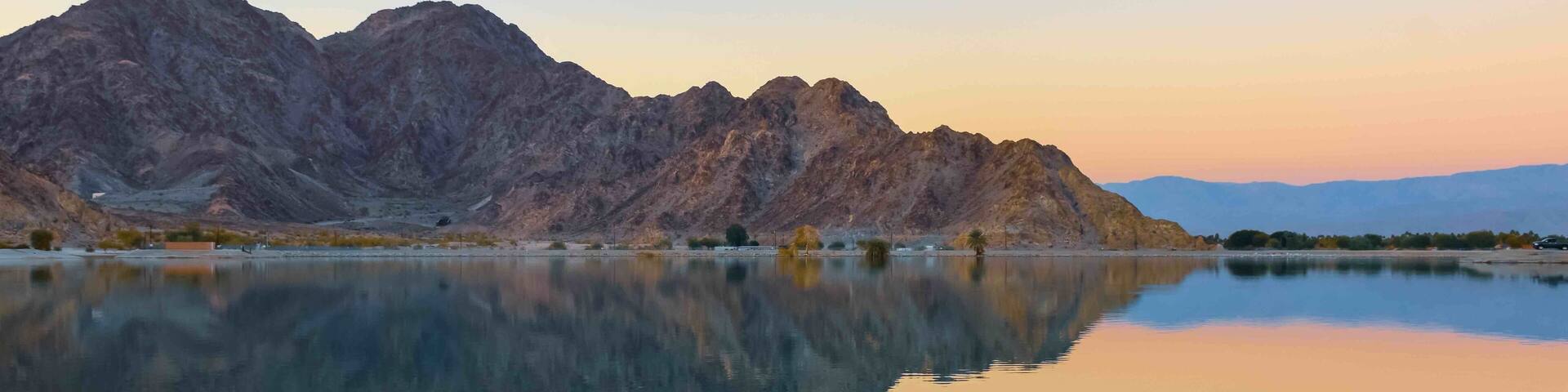 I love a good reflection. Reflection captures remind me the importance of reflecting on life
#lake #cahuilla #sunset #reflection #laquinta #palmdesert #desert #california #mountain #canyon #colors #perspective