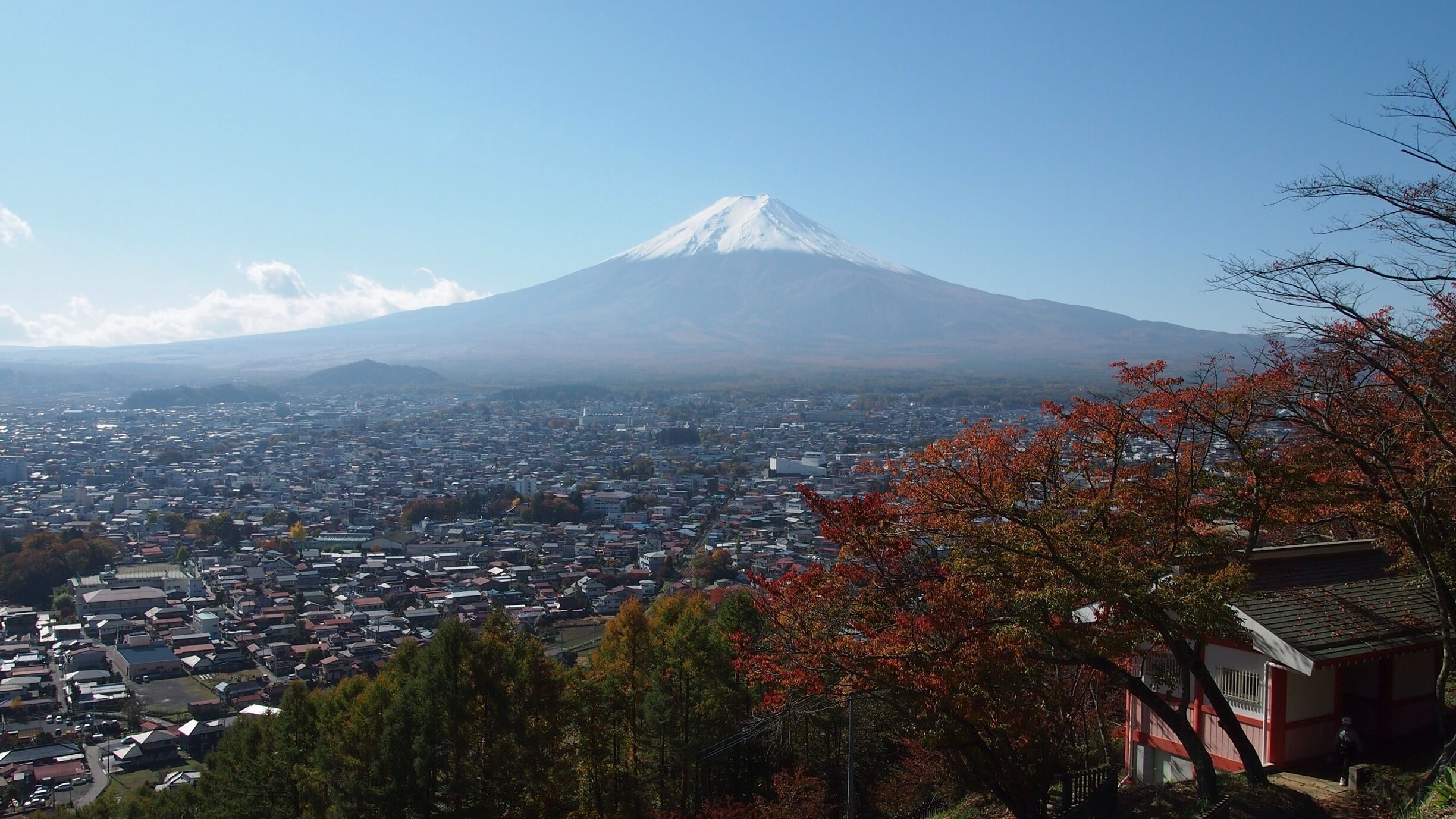 Fujiyoshida City while relaxing at Arakura Sengen Shrine
