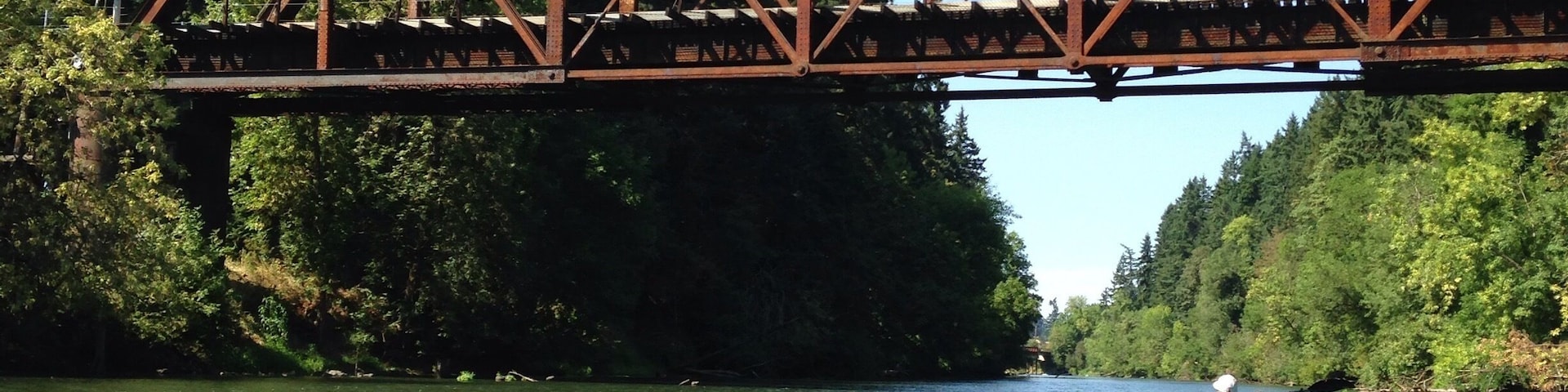 Kayaking down the tualatin river. Simple float not much current, easy for first timers and can do an out and back as short or as long as you want. #tualatin #kayak
