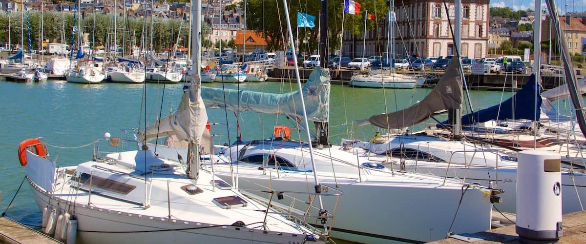 Deauville ofreciendo una marina