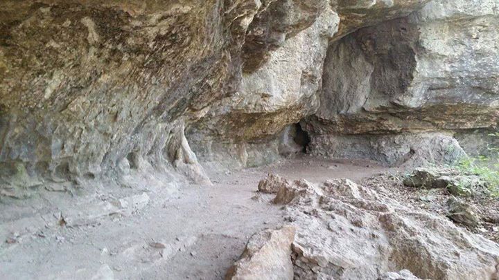 Redbud Trail has great rock outcroppings to hike