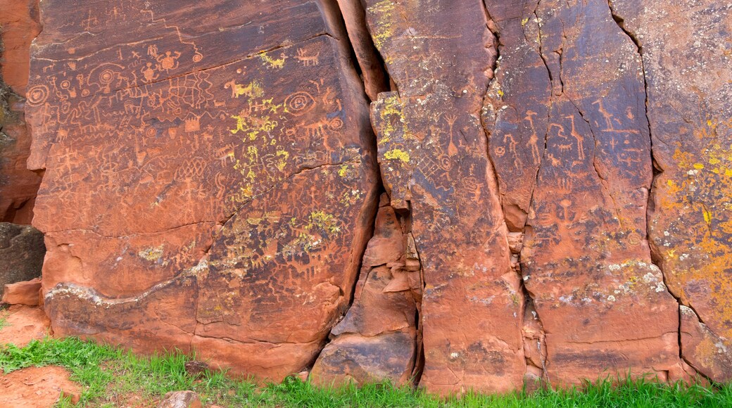 Arizona, V Bar V Heritage Site, Petroglyphs created by the Sinagua, along Beaver Creek in the Verde Valley