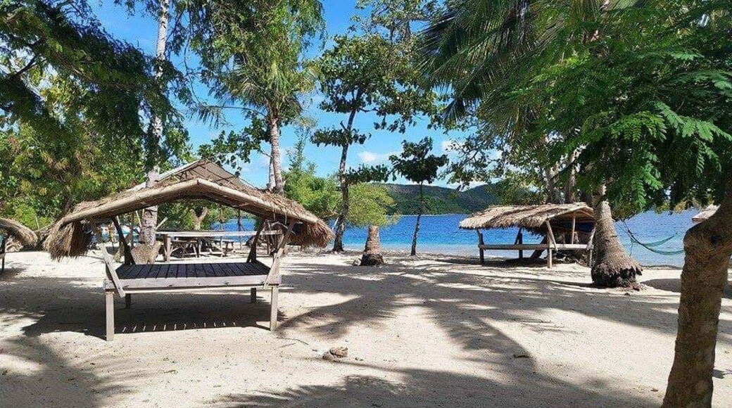 Typical shelter for the night when island hopping.