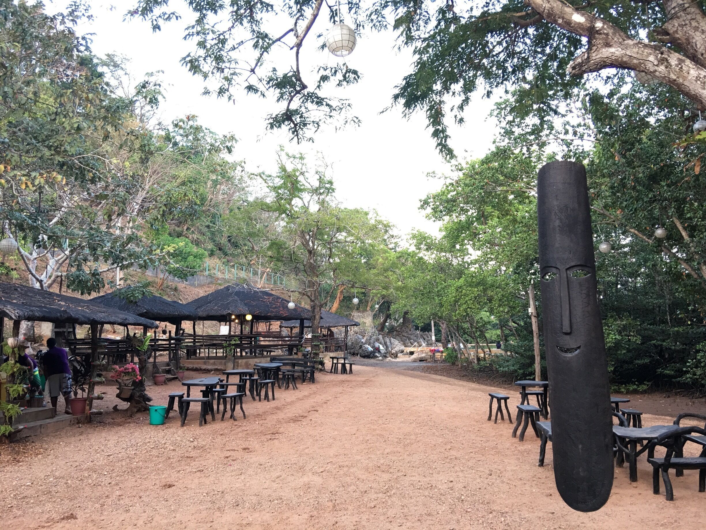 Coron, Palawan is more than just islnd hopping, there is also this hot spring which is peculiar since the water is salty🙂