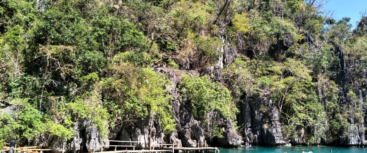 Kayangan Lake are said to be the cleanest and clearest in the Philippines. It was true!! The water is extremely clear and the colour is amazing. It comes in crystral green and turquoise colour ❤
#LifeAtExpedia
#ExpediaCares