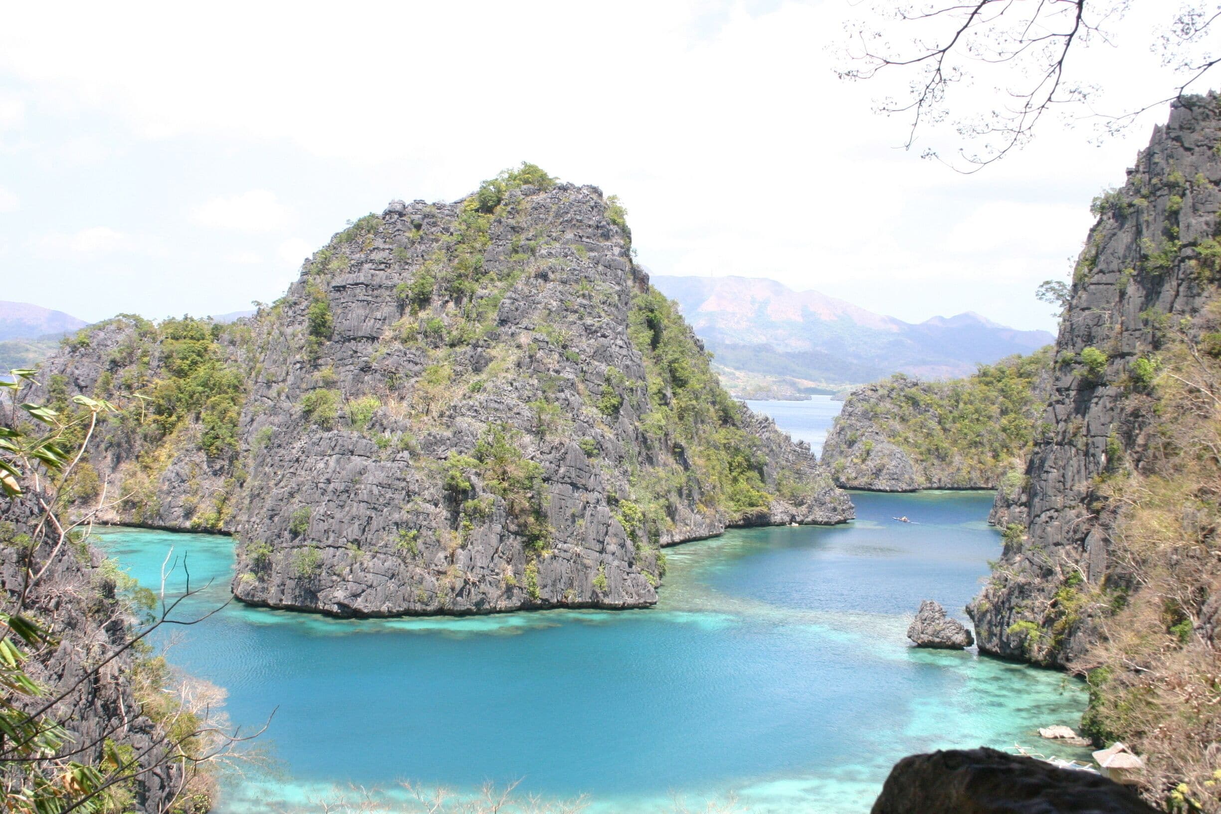 Reposting ... This paradise located in Palawan, Philippines was just declared "Most beautiful island in the world" 

http://m.huffpost.com/us/entry/6193058
