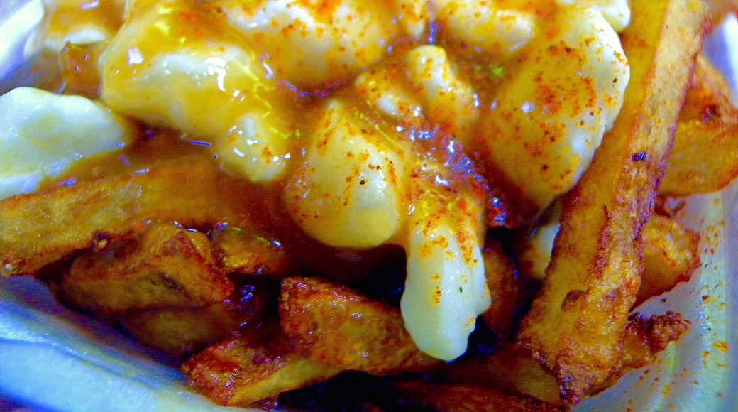 Delicious and #golden “Poutine” is one of the most favourite street foods or dish in Canada and has been called "Canada's national dish". It’s a dish originating from the Canadian province of Québec, consisting of French fries and cheese curds topped with a brown gravy.
#Canada #Quebec #poutine #StreetFood #Drummondville #GoodEats