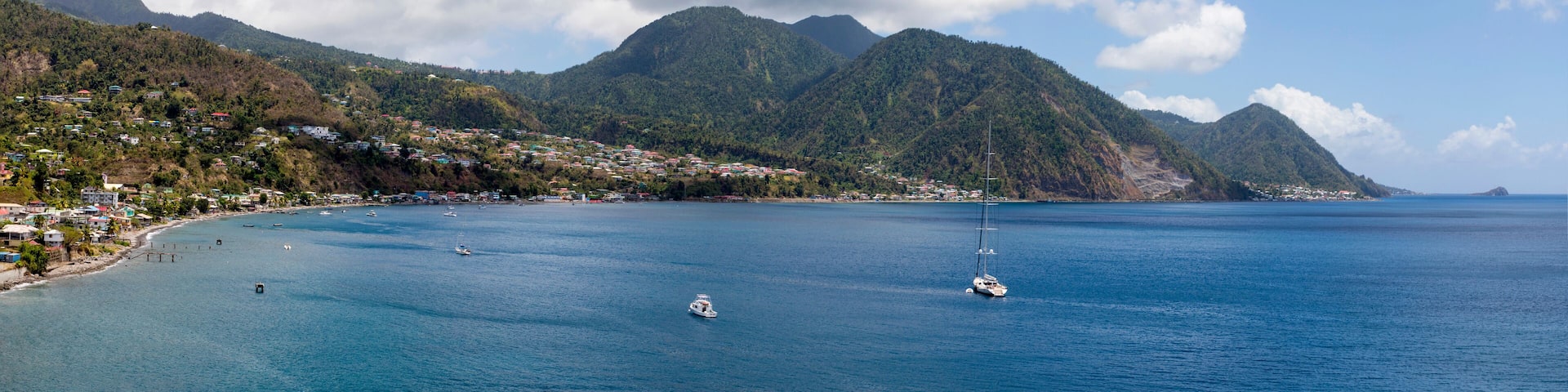 Aussicht auf die karibische Insel Dominica, Panorama