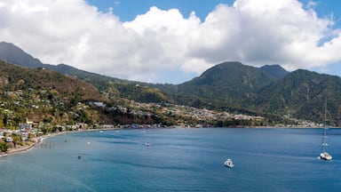 Aussicht auf die karibische Insel Dominica, Panorama