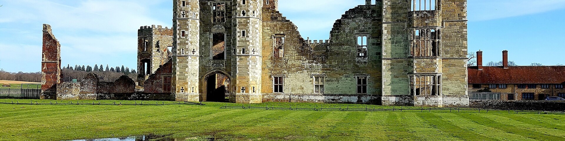Midhurst Castle |
Cowdray Castle |
Cowdray Heritage Trust |