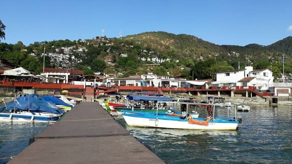 #UrbanJungle little town up in the mountain by manmade lake