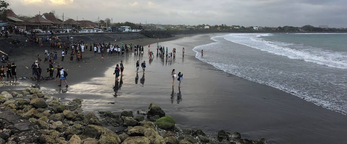 People coming back to Sanur beach