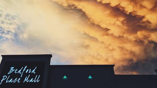 Summer 2016
After an always wonderful meal at the True North, the sun was starting to fall which sparked life into the clouds above. To pretty to leave without a photo.
**Shot by me.
#sunset #novascotia #bedford