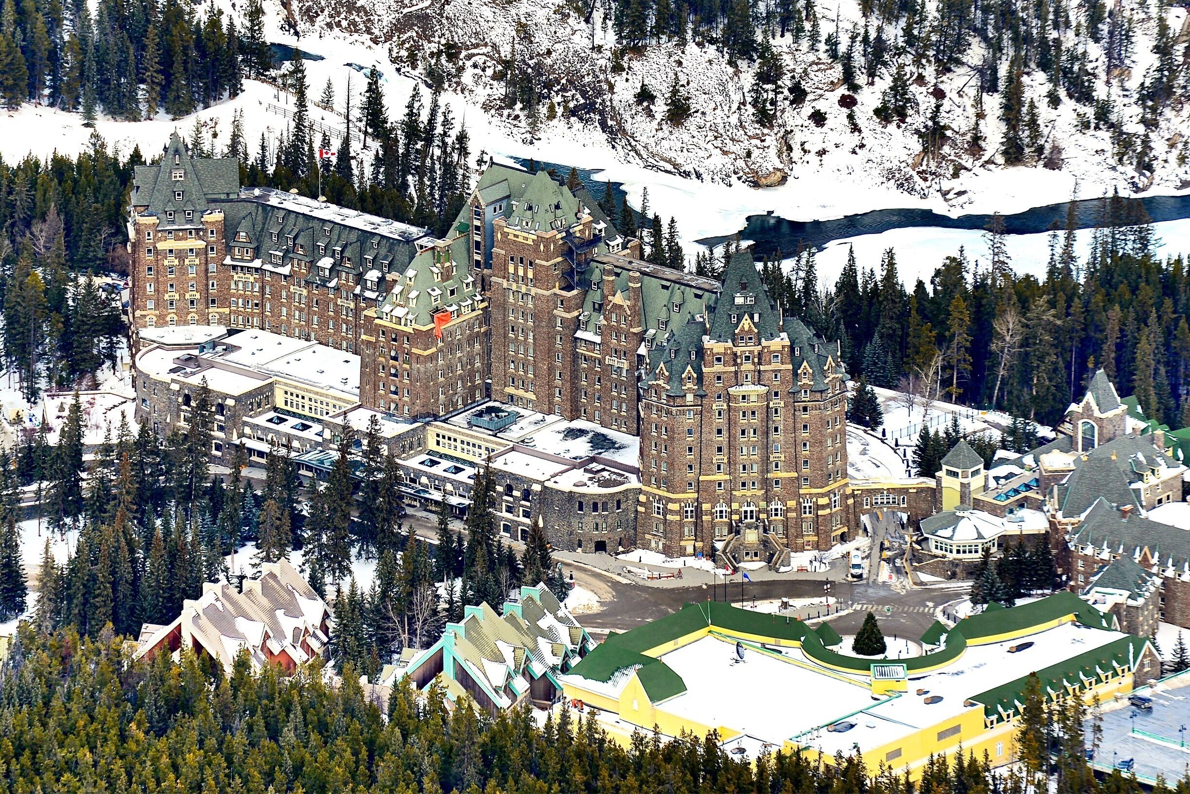 Looking down to Fairmont Banff Springs Hotel from the top of Tunnel Mountain near Banff Town in Banff National Park, Alberta, Canada. This historical architecture is absolutely stunning and full of history, worth to visit or even to stay overnight.
#Canada #Alberta #Banff #AboveItAll #FairmontBanffSpring #BanffNationalPark #NationalPark