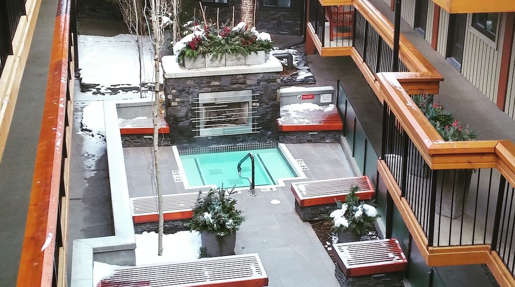 While in Banff I stayed at Banff Aspen Lodge. While the hotel was incredible the noise not so much. It's a super affordable hotel which tends to attract younger partiers.
While I didn't get much sleep I did enjoy the fireside outdoor hot tubs.
Towels are provided by the hotel and there is a local coffee shop right in the lobby.
The hotel serves a full breakfast, has free WiFi and parking.