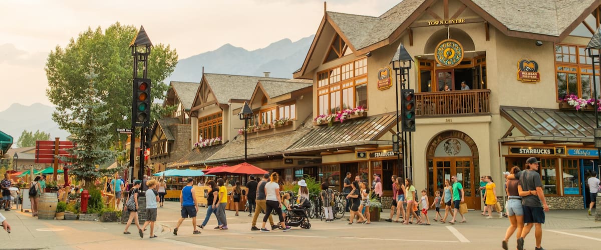 Banff featuring a small town or village, street scenes and heritage elements