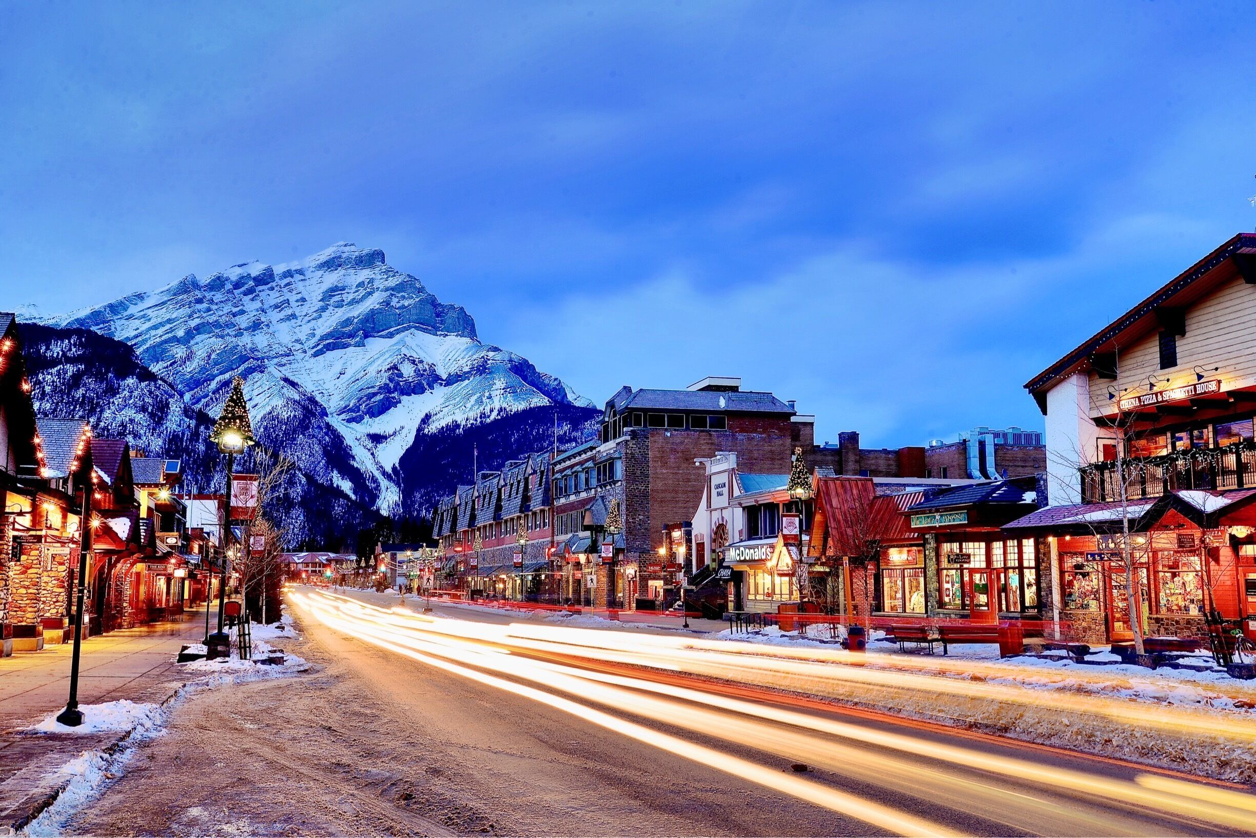 Mount Cascade, part of the Canadian Rocky Mountains in Banff National Park, dominate Banff Town’s skyline.
#Canada #Alberta #Banff #mountains #winter #BanffNationalPark #CanadianRockyMountains #NationalPark #OnTheRoad