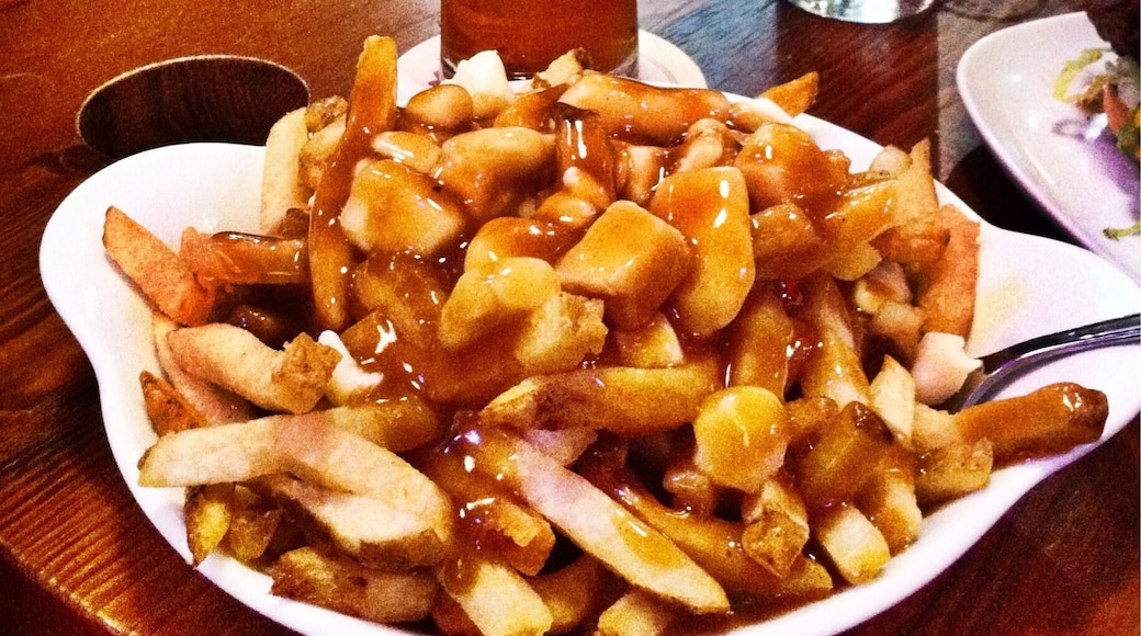 Right outside New West's skytrain station is the Spud Shack - a great place to try a Canadian favourite, poutine, paired with local craft beers and a cool vibe.
I just had "the Traditional" - fries topped with gravy and cheese curds - but they have many different options!
#foodporn #canada