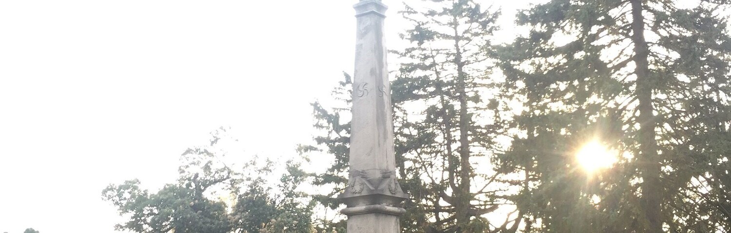 Took a black history tour while visiting Niagara Falls and it included this really cool
Cemetery. #niagarafalls #canada #cemetary #blackhistory #headstones #travelgal #magentasfire🔥#seemyworld