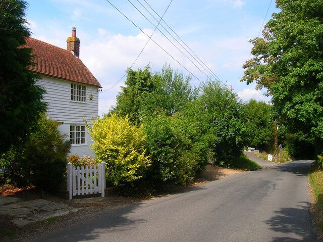 Rock's Farm This is the farmhouse and further down Victoria Road is the entrance to the farm shop and smallholding. The farm also marks the northern edge of the residential boundary of the hamlet of Windmill Hill.