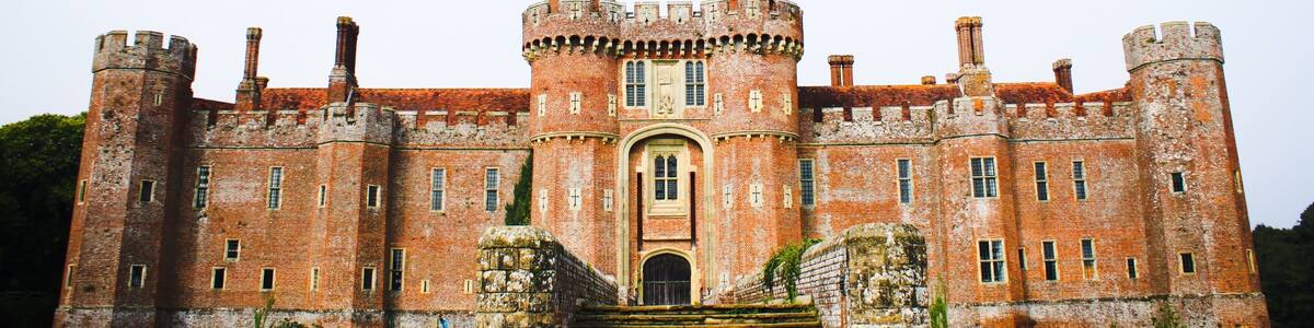 Herstmonceux Castle Wikidata has entry Q17647154 with data related to this monument.