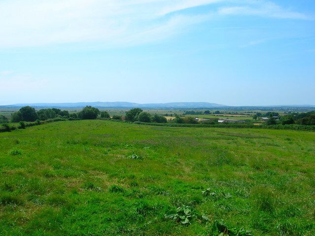 Where Weald meets Levels Looking down the edge of the Weald towards Pevensey Levels with the South Downs on the horizons. The farm on the extreme right is Sackville Farm.