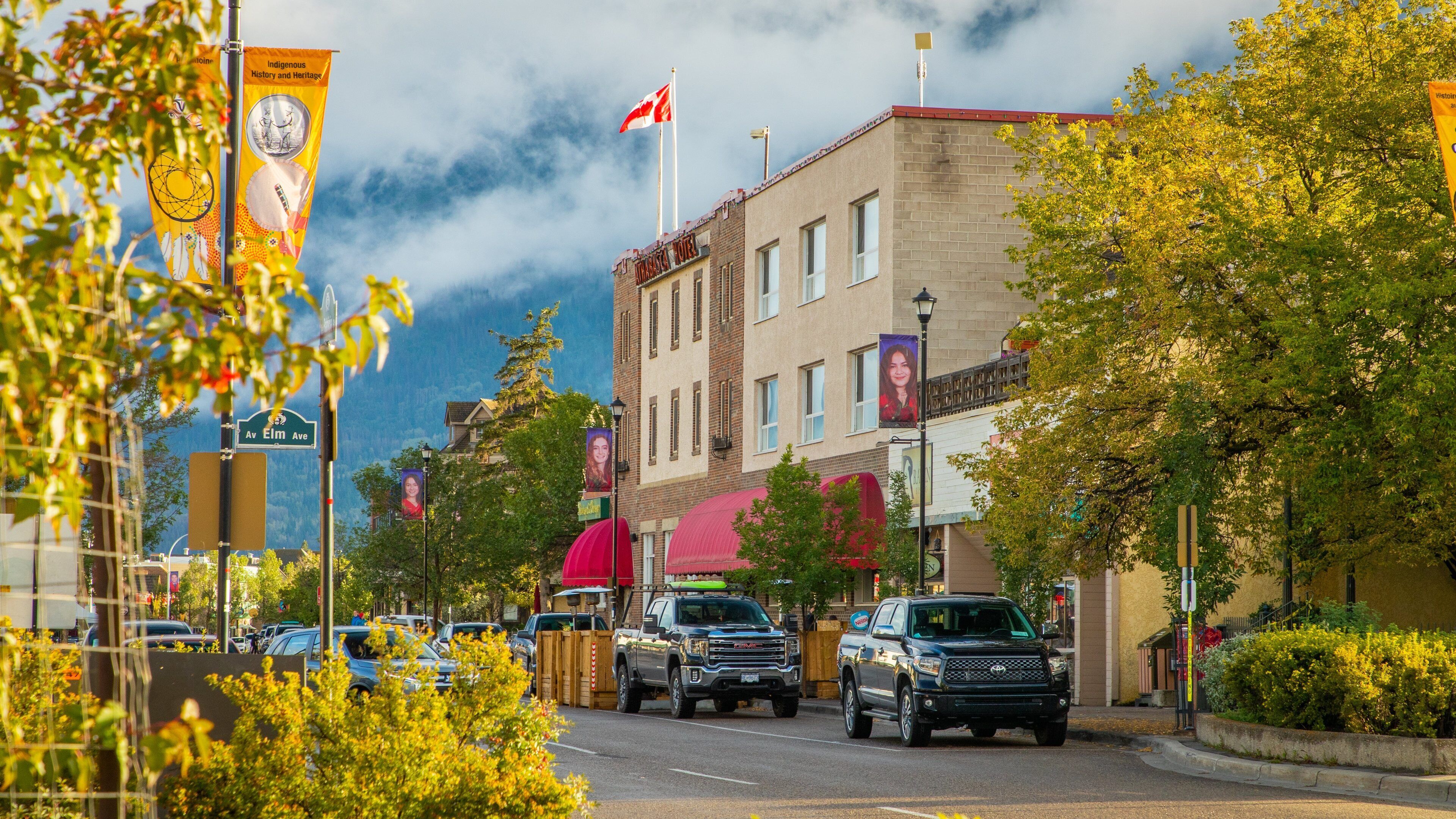 Jasper which includes a small town or village