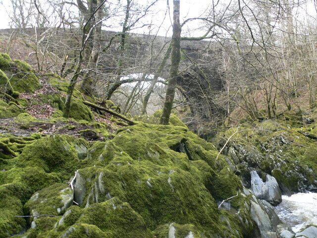Pont Newydd over the River Conwy The B4406 crosses the river Conwy over the Bont Newydd (New Bridge), near the Conwy Falls Hotel.
