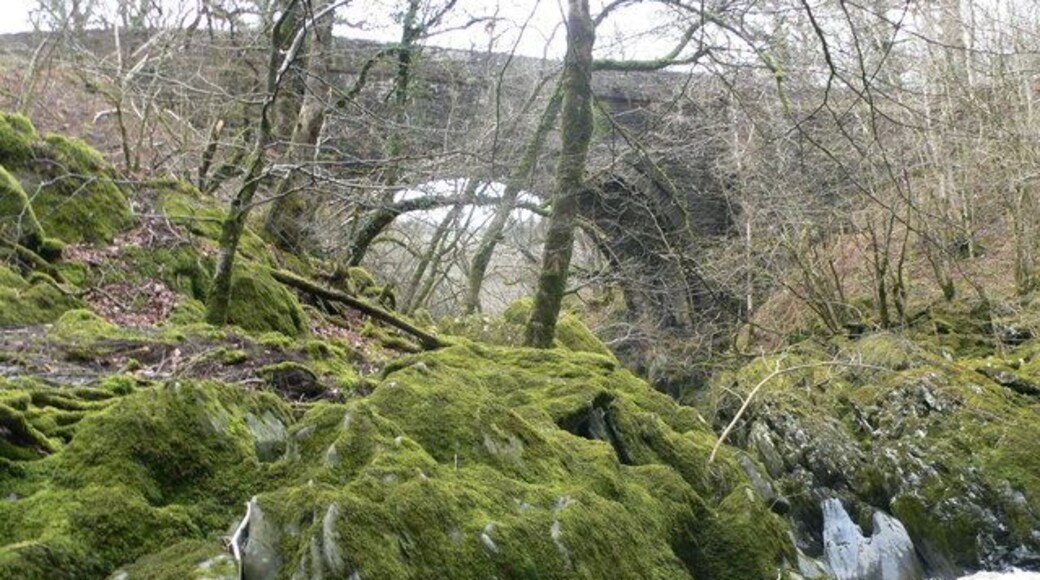 Pont Newydd over the River Conwy The B4406 crosses the river Conwy over the Bont Newydd (New Bridge), near the Conwy Falls Hotel.