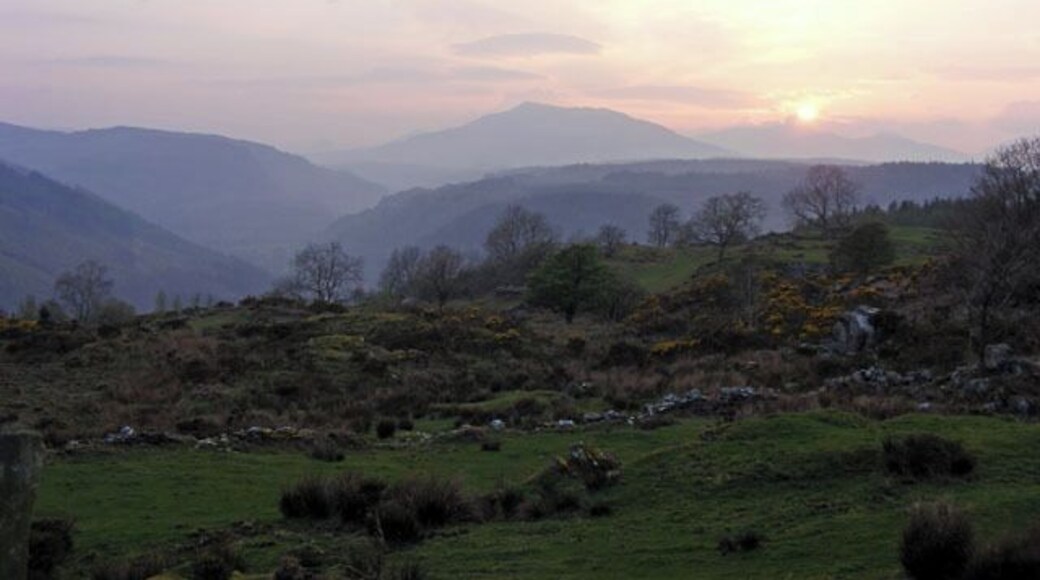 View towards Moel Siabod from bridleway near Dinas Mawr