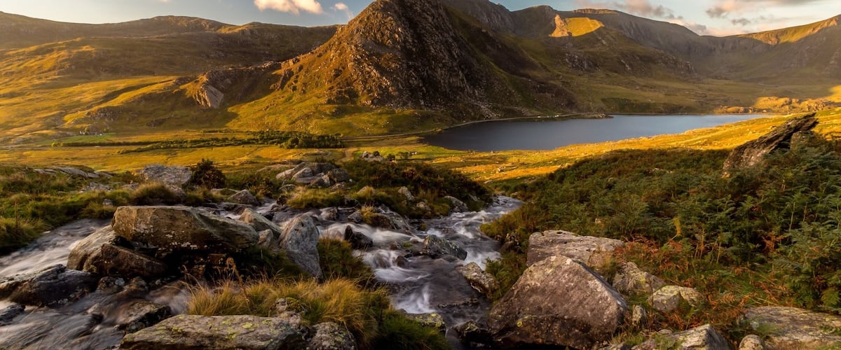 ..Llyn Ogwen and tryfan