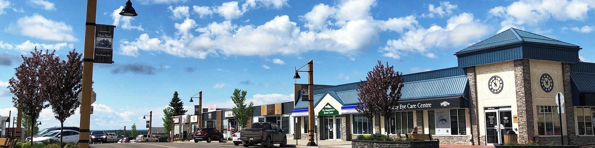 Rocky Mountain House, Alberta, is a small town with a population of about 7,000. The economy of the area is driven by petroleum, agriculture, and forestry. Beautiful town with mountains for a backdrop. (June 2019)
#MyBackyard