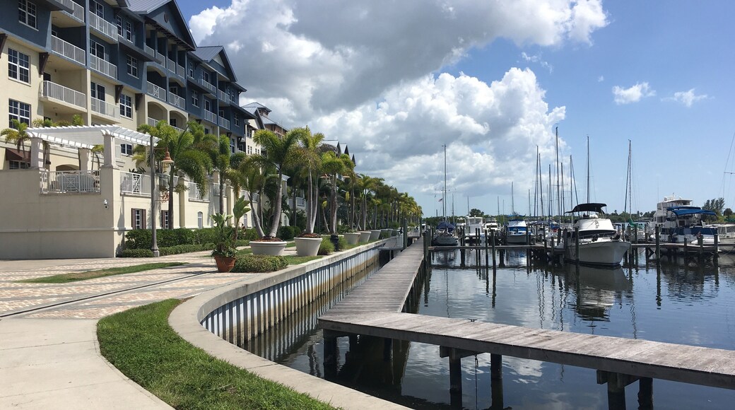 Tucked away in between major tourist destination Orlando and Florida’s gulf coast beaches is this sweet little getaway in Ruskin, Fl.