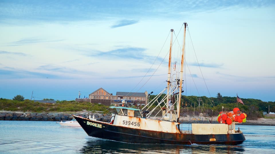 Montauk featuring a bay or harbor and fishing
