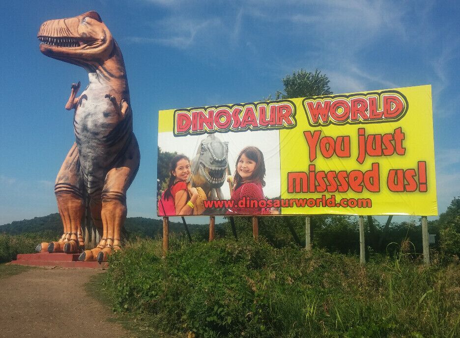 Photosaurus in all his 65ft make believe goodness. An imaginary dino-creation encouraging travelers on I-65 to turn around and partake in the Dinosaur World experience.