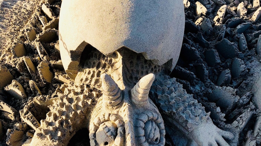 Let’s play in the sand at Parksville, BC. Sand sculpture contest is happening and the sculptures are just fantastic.