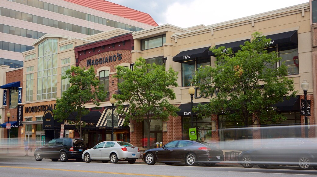 Friendship Heights som viser gatescener og skilt