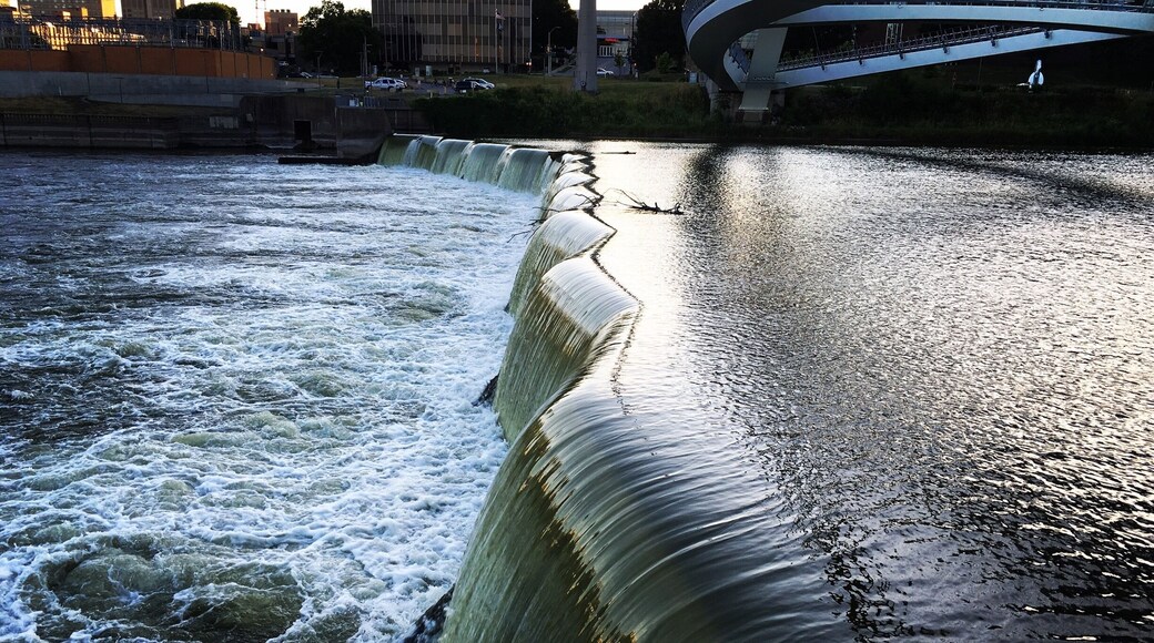 Falls underneath the Women of Achievement Bridge