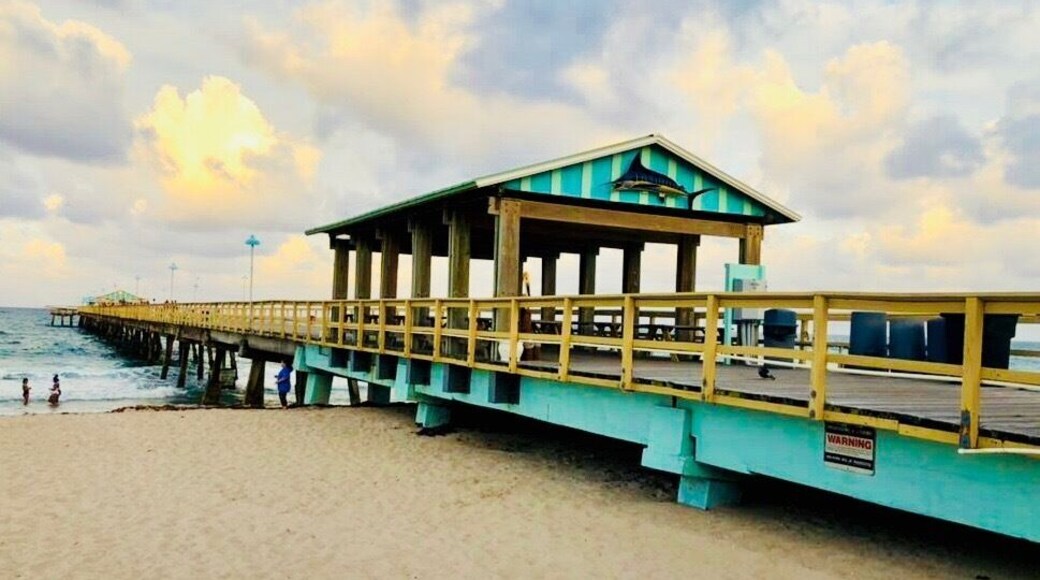 Anglins Pier first opened on November 24 1963. It has been, and still is today, an important part of the City, Lauderdale by the Sea offering tourists and fishermen a Great Time.