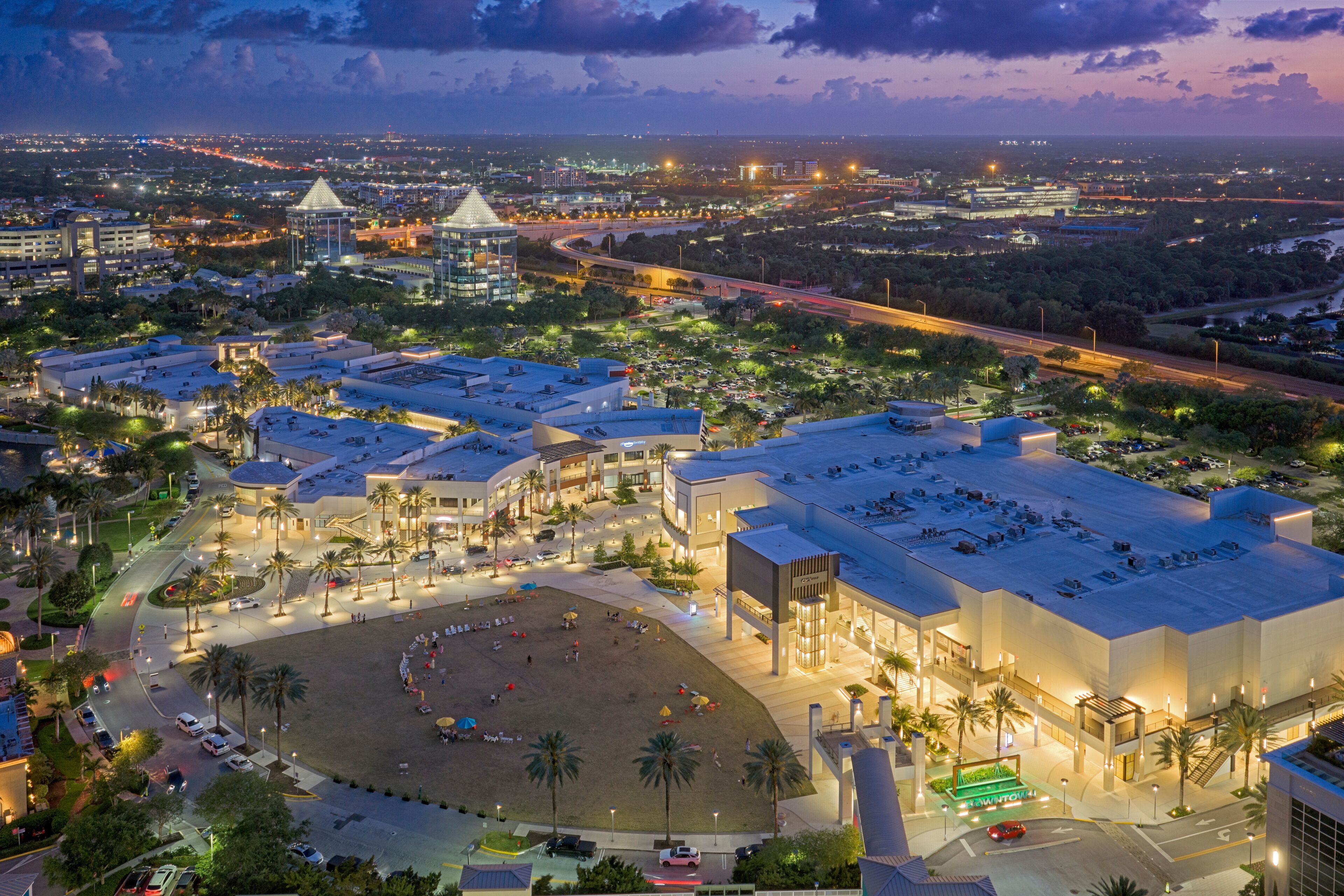 nighttime aerial view of Palm Beach Gardens downtown shopping area