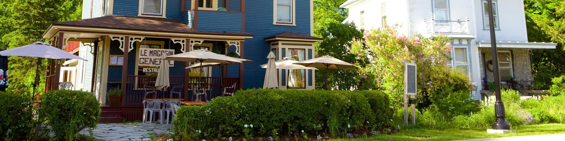 Bromont das einen Kleinstadt oder Dorf und Haus