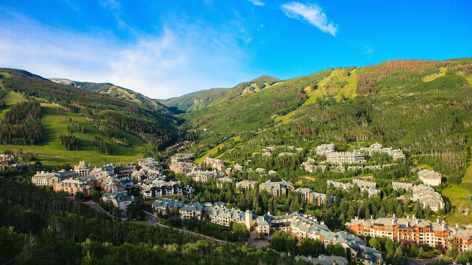Beaver Creek which includes a small town or village, landscape views and a city