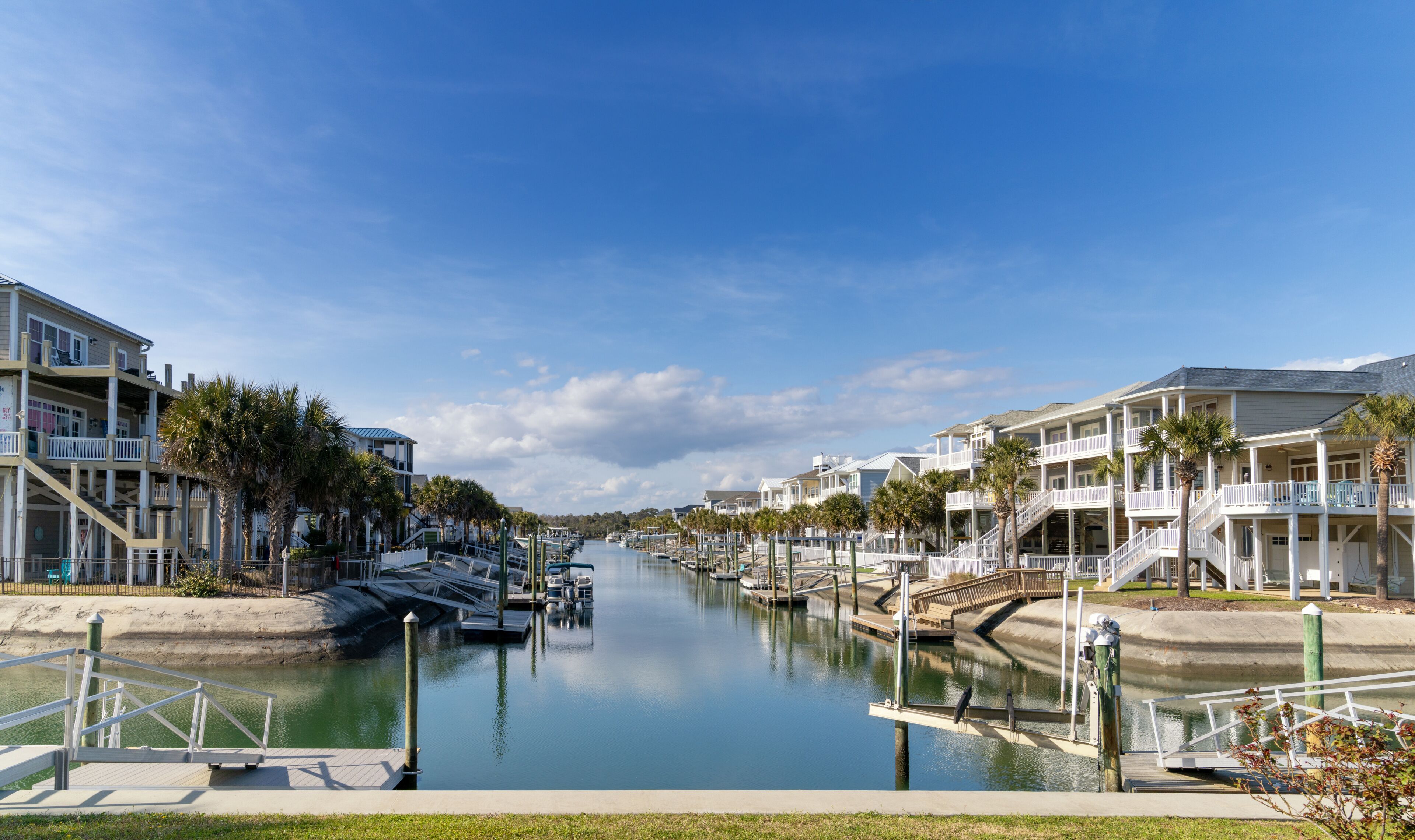 view of the Intracoastal Waterway and waterfront homes on Ocean Isle Beach