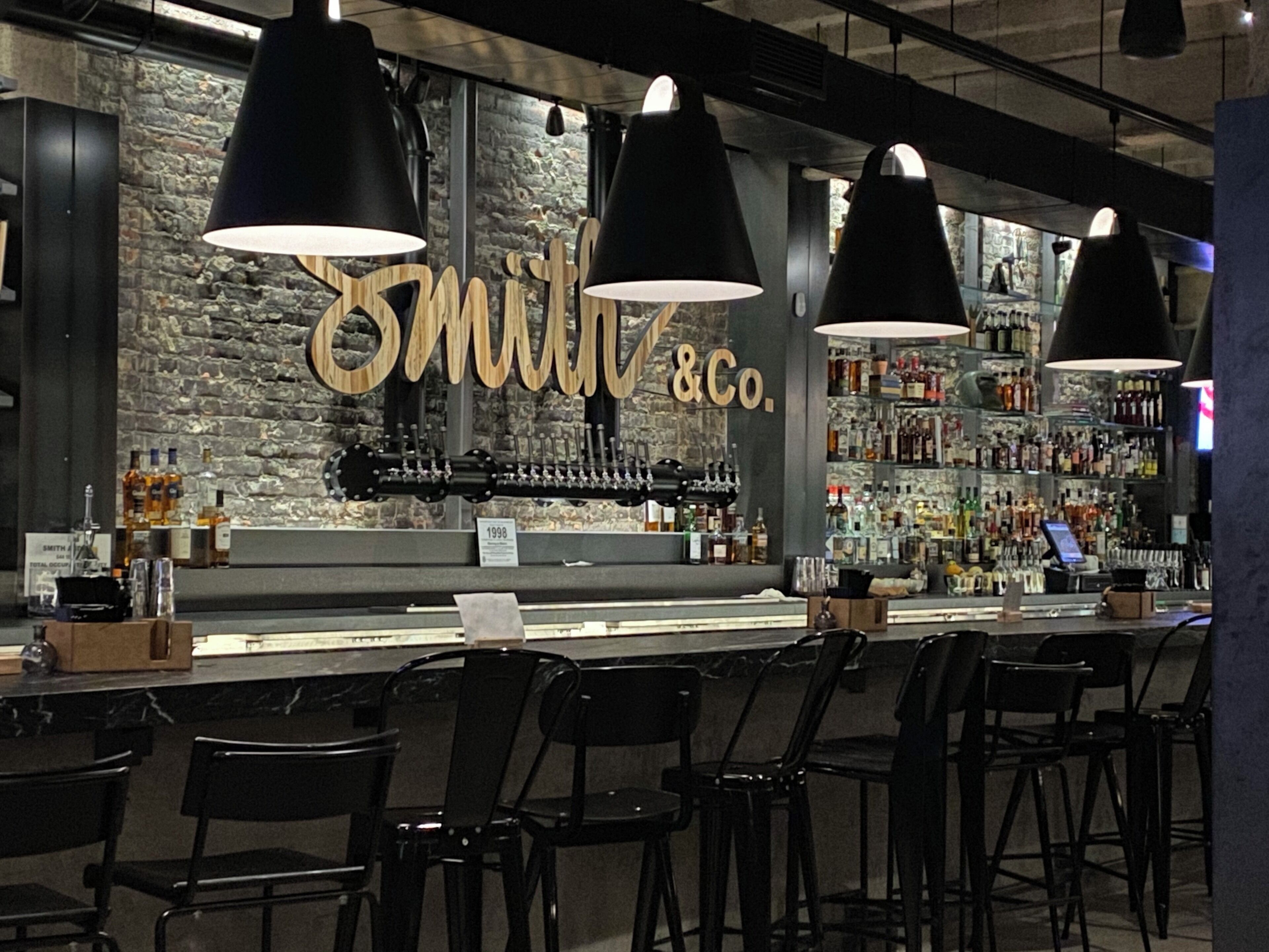 Cool atmosphere & excellent food!!