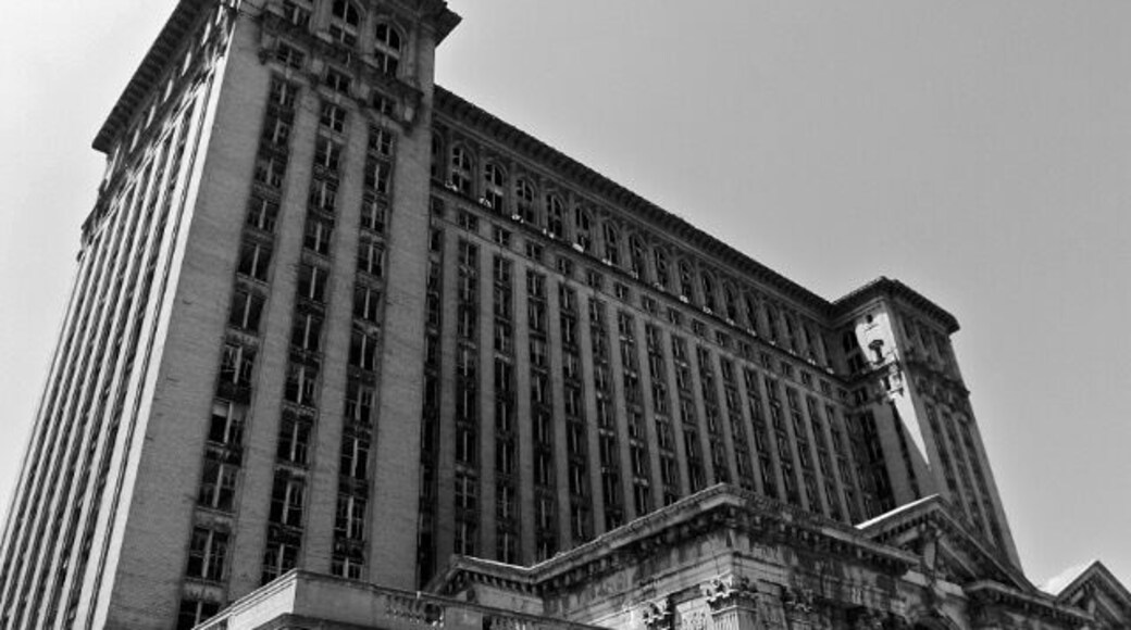 One of the more iconic abandoned structures in Detroit
#michigan #detroit #mcs