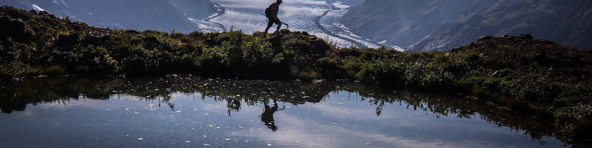 I heard years ago tales of a giant glacier on the border of bc and Alaska. For a long time I knew I had to see it for myself, this summer I made it happen. 5 days, 40 hours of driving, 4 tanks of gas, 3800km of highway(some good some bad), 10 litres of coffee and hundreds of photos of one of the most amazing areas on earth. This is one of my favourites, it’s a self portrait high on an unnamed mountain (which I did summit) across from the mighty salmon glacier. People describe it as being colossal, believe me, it’s bigger than that! #adventure