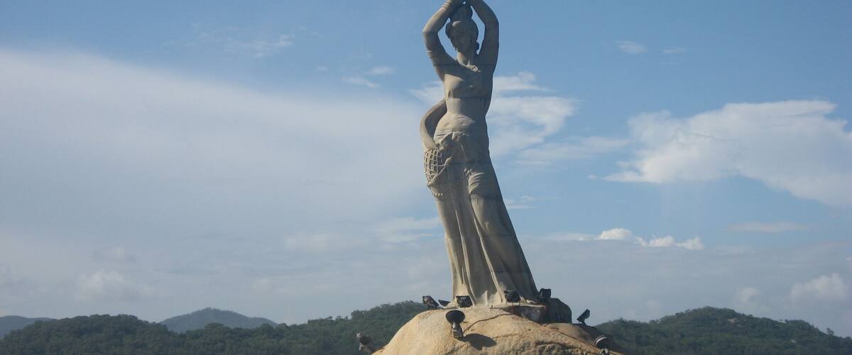 Fisher Girl statue in Zhuhai
